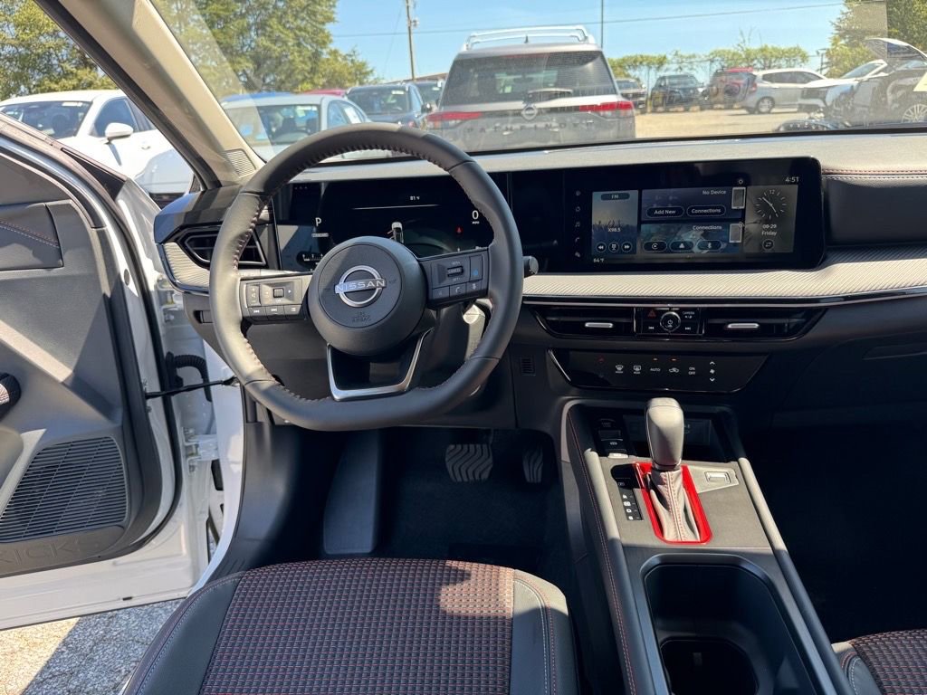 New 2025 Nissan Kicks SR FWD image 12
