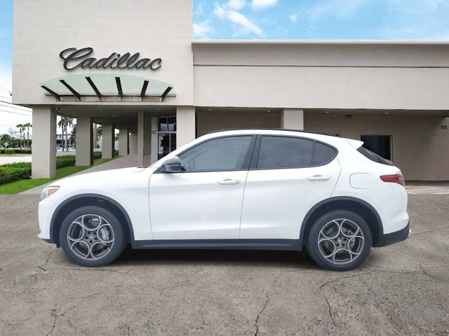 Used 2021 Alfa Romeo Stelvio Sprint w/ Nero Edizione RWD image 2