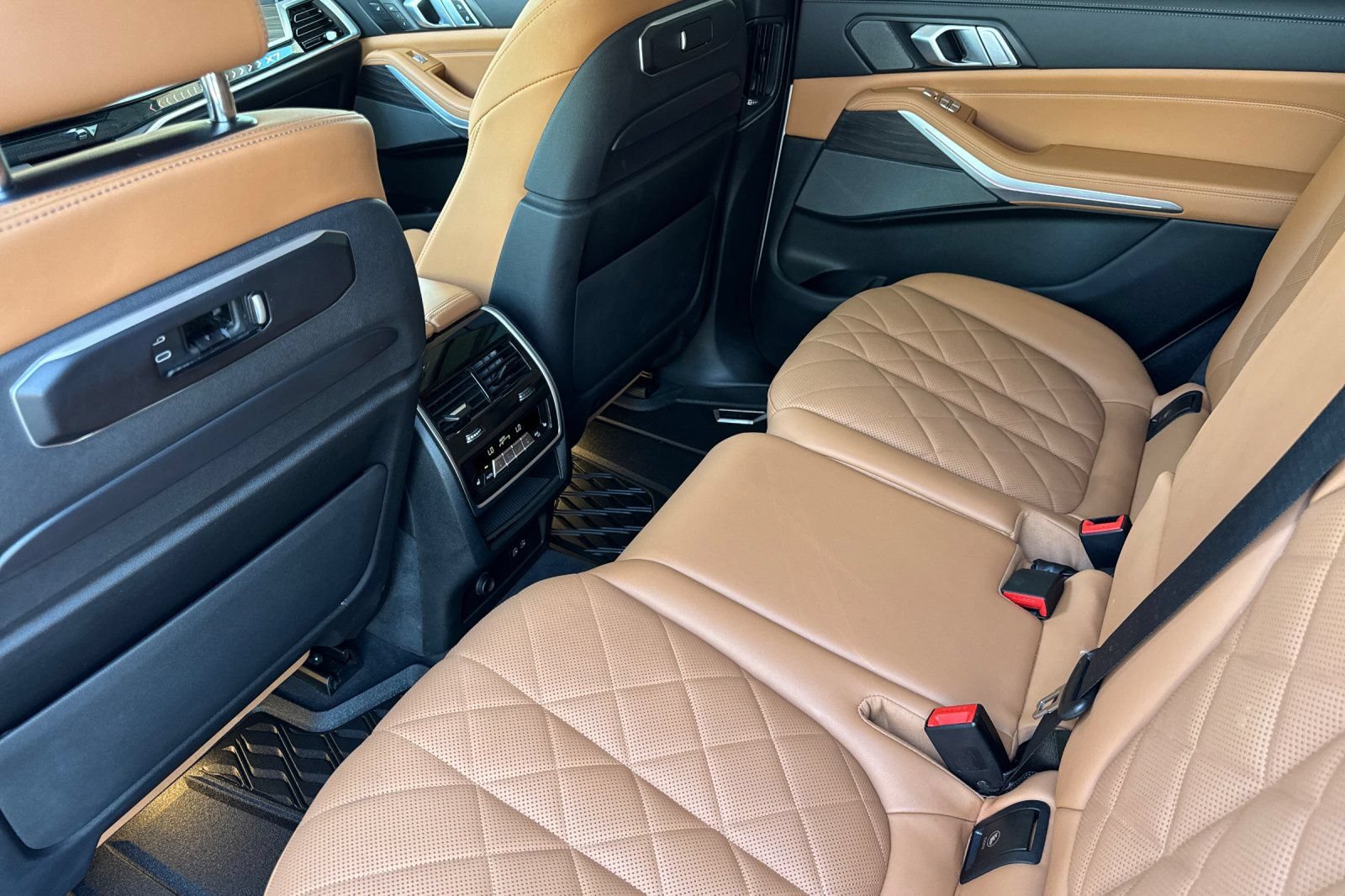 Used 2023 BMW X7 xDrive40i w/ Executive Package AWD/4WD image 13