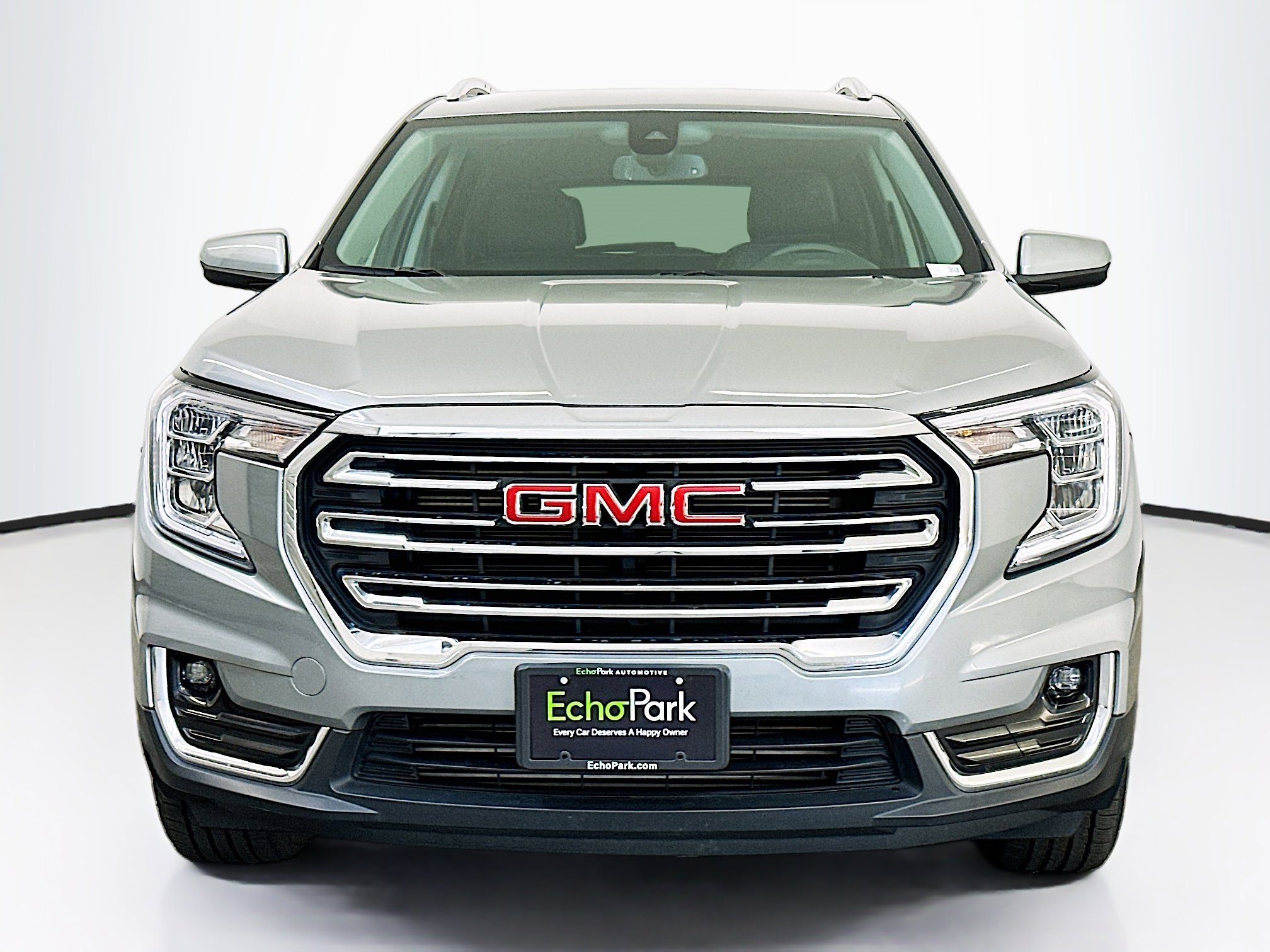 Used 2024 GMC Terrain SLT image 2