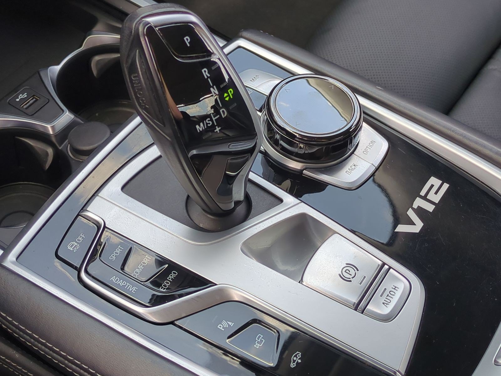 Used 2022 BMW M760i xDrive AWD/4WD image 26