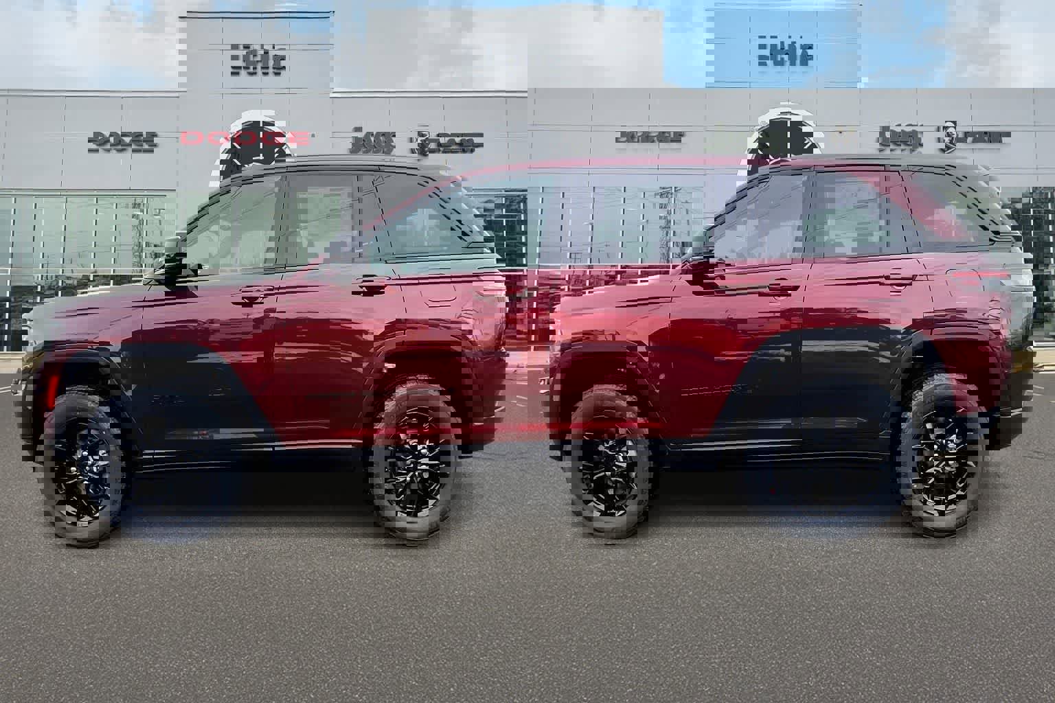 New 2025 Jeep Grand Cherokee Altitude image 3