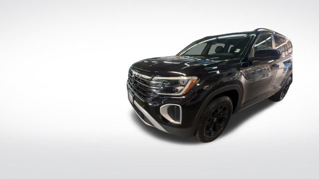 Certified 2025 Volkswagen Atlas Peak Edition SE AWD/4WD image 5