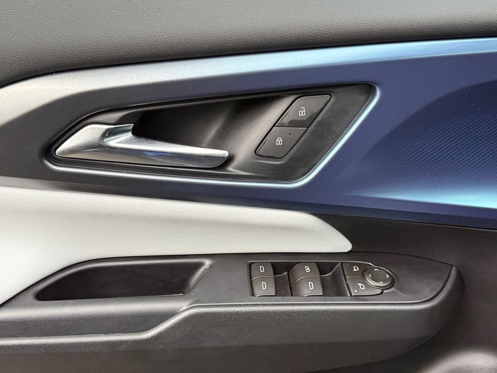New 2026 Chevrolet Equinox EV LT FWD image 11