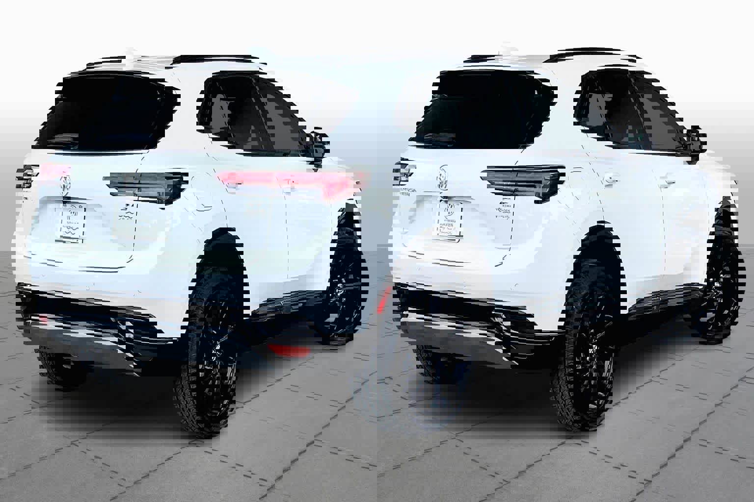 Used 2023 Buick Envision Preferred w/ Sport Touring Package image 13