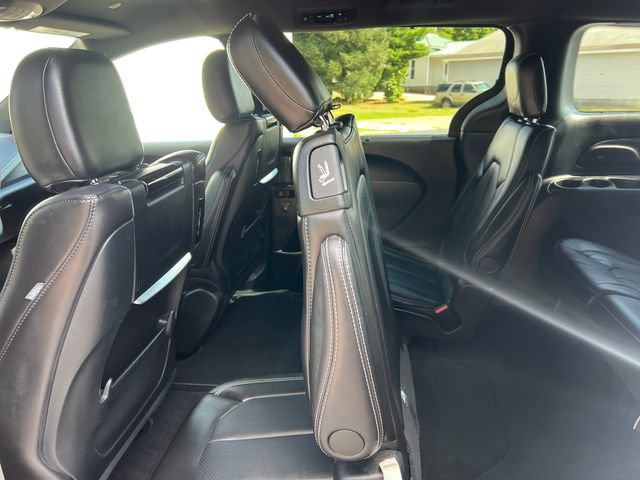 Used 2025 Chrysler Pacifica Select w/ Uconnect Theater Family Group AWD/4WD image 6