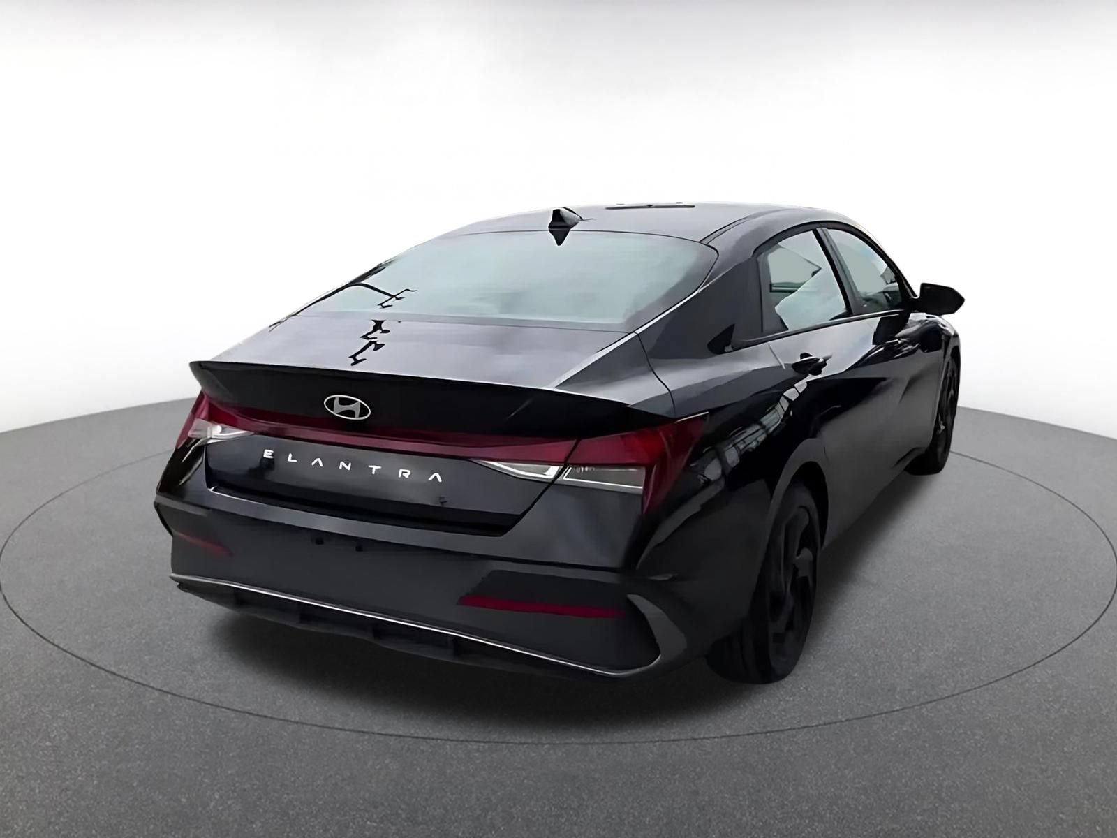 Used 2026 Hyundai Elantra Sport FWD image 15