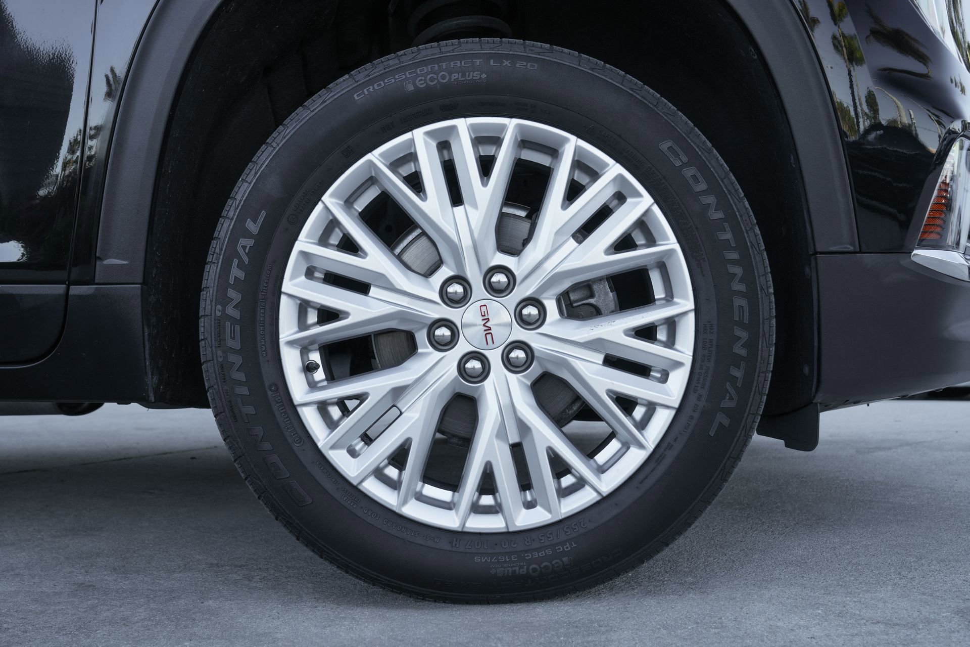 Used 2024 GMC Acadia Elevation image 28