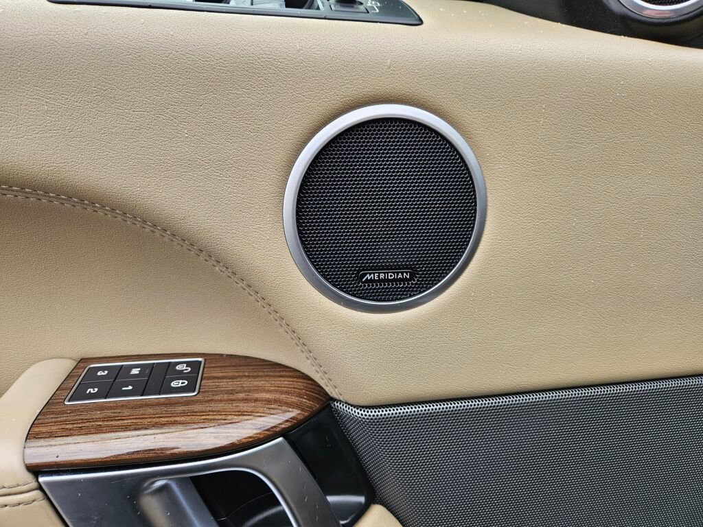 Used 2016 Land Rover Range Rover Sport HSE image 17