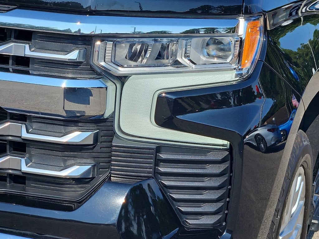 Used 2023 Chevrolet Silverado 1500 LTZ AWD/4WD image 9