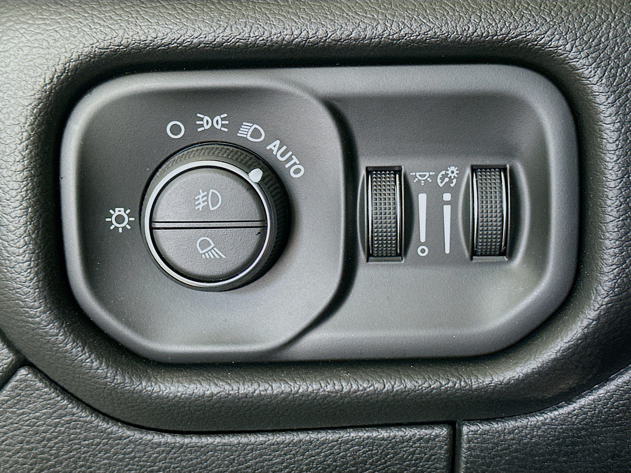 Used 2026 RAM 1500 Laramie w/ Night Edition AWD/4WD image 17