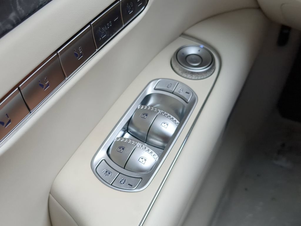 Used 2025 Genesis G90 3.5T AWD/4WD image 32