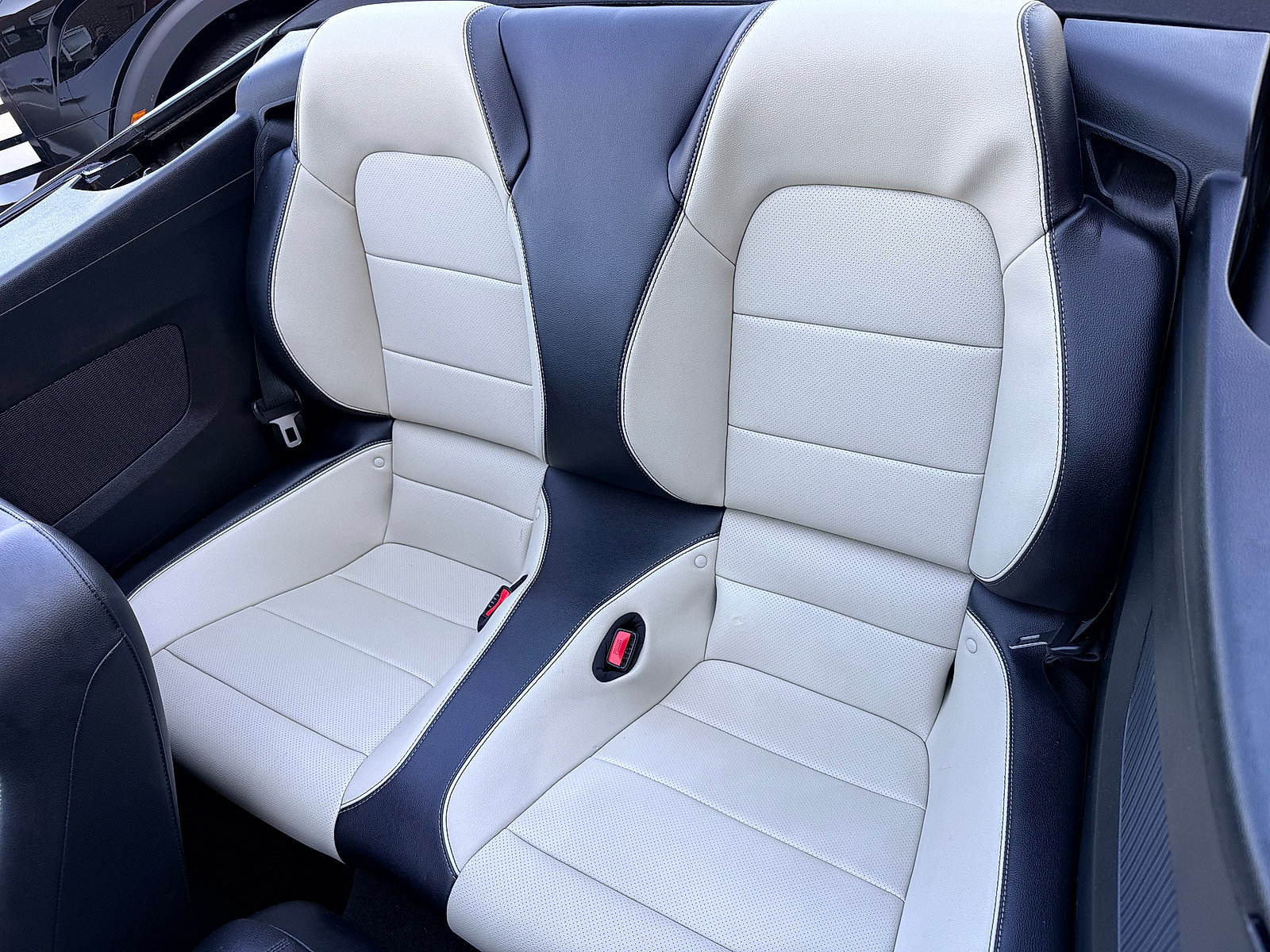 Used 2017 Ford Mustang Premium RWD image 15
