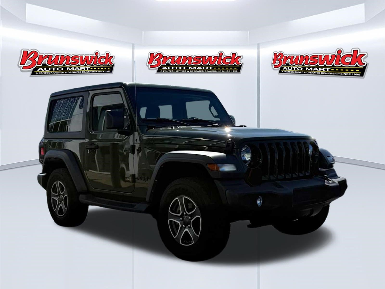 Used 2023 Jeep Wrangler Sport AWD/4WD image 3