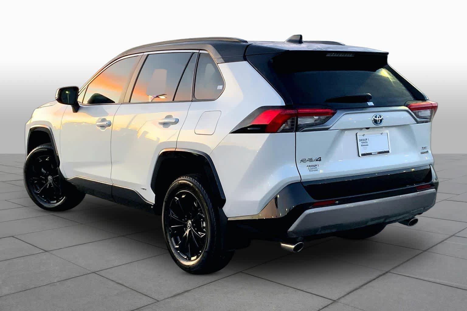 Used 2024 Toyota RAV4 XSE AWD/4WD image 12