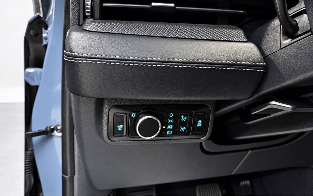 Used 2023 Ford Mustang Mach-E Premium AWD/4WD image 21