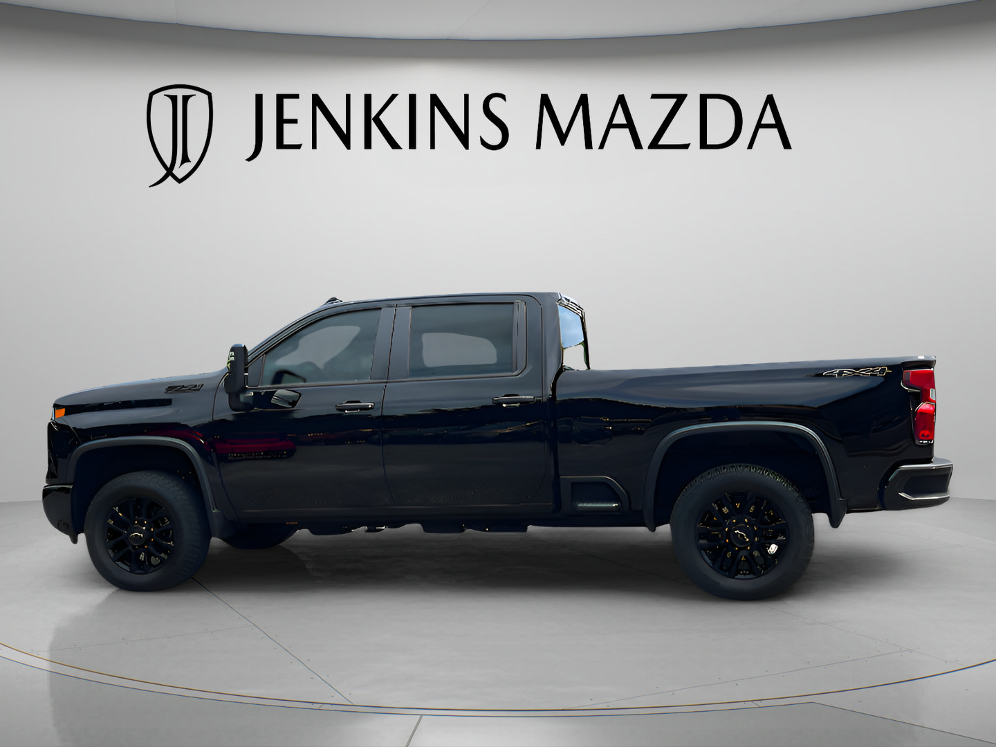 Used 2025 Chevrolet Silverado 2500 Custom w/ Custom Value Package AWD/4WD image 6
