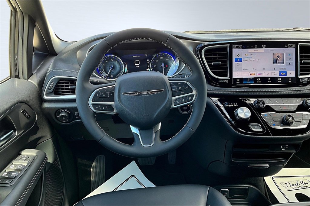 New 2026 Chrysler Pacifica Select image 20