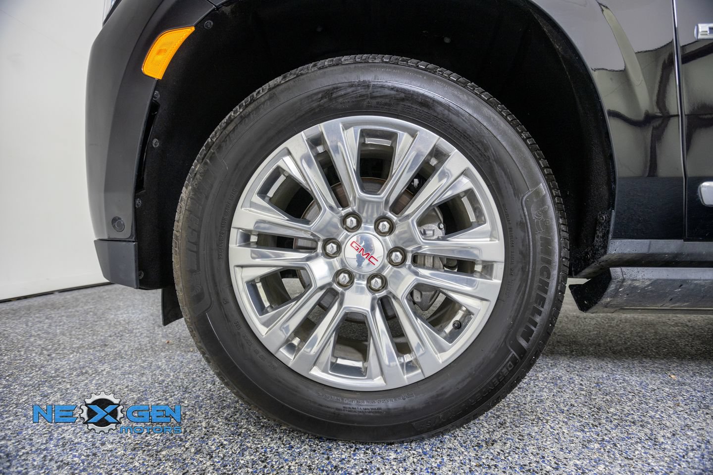 Used 2023 GMC Yukon Denali w/ Advanced Technology Package AWD/4WD image 48