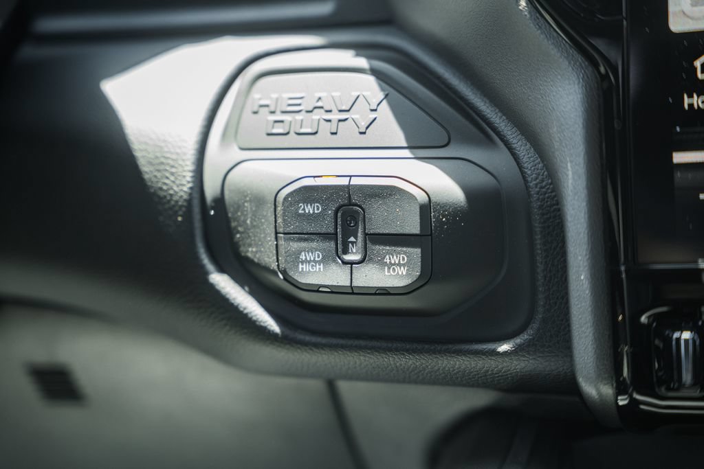 New 2026 RAM 2500 Laramie AWD/4WD image 30