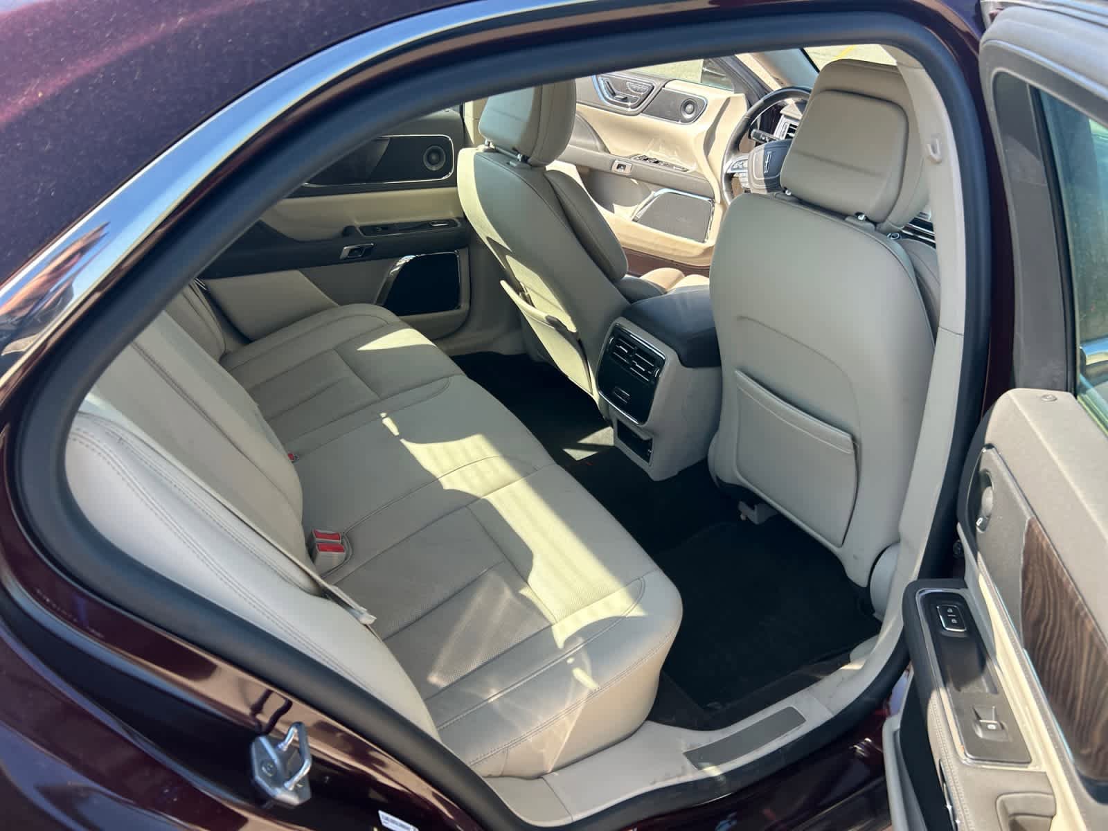Used 2020 Lincoln Continental AWD w/ Premium Package image 18