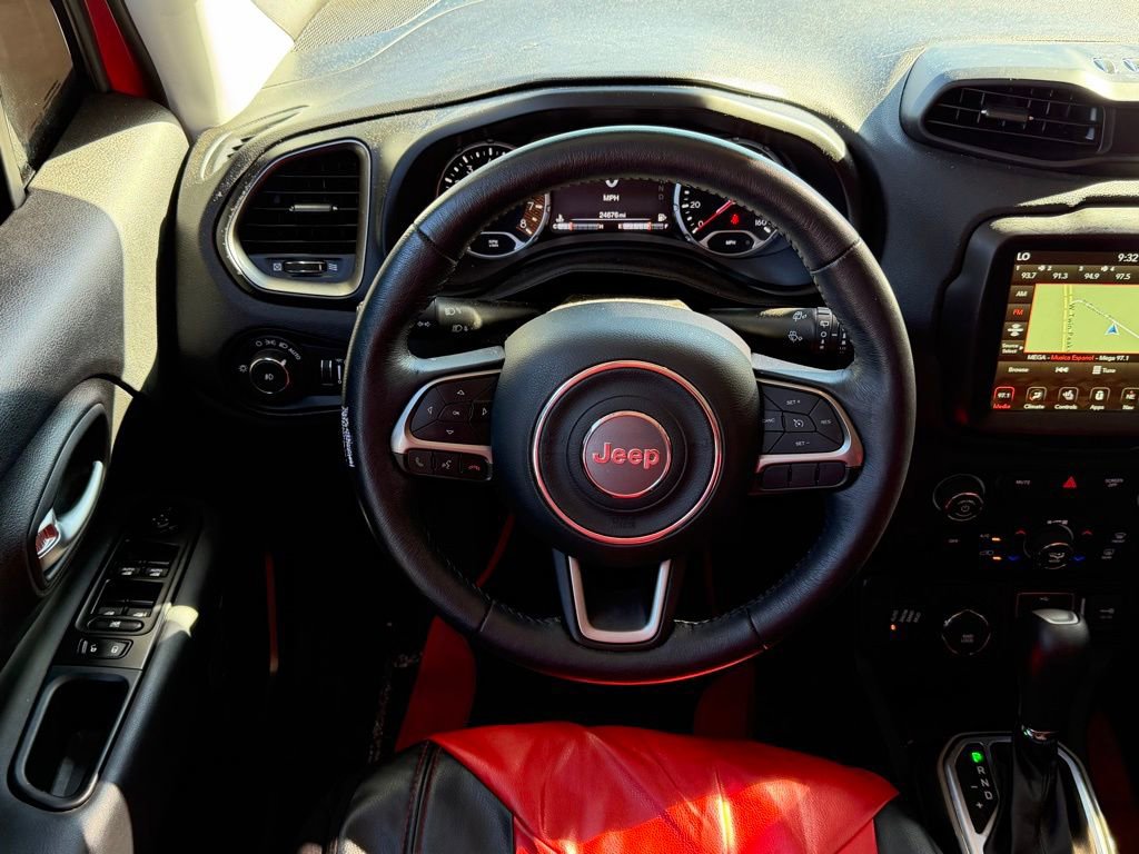 Used 2022 Jeep Renegade Latitude w/ Sun/Sound Group image 10