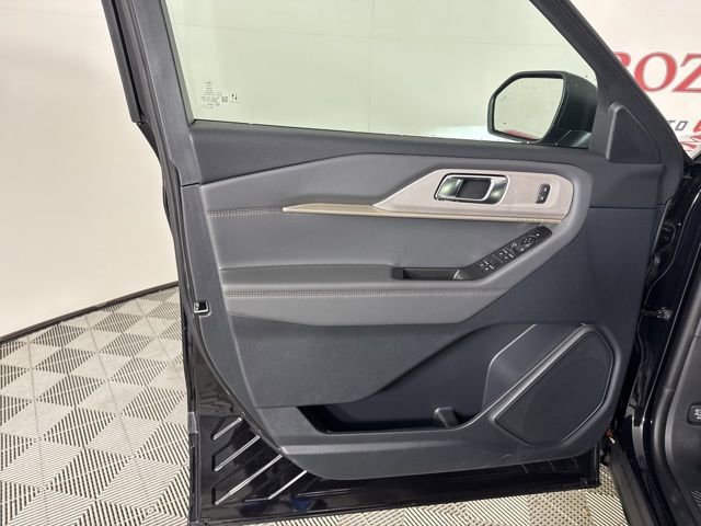 New 2025 Ford Explorer Active w/ Active Comfort Package image 18
