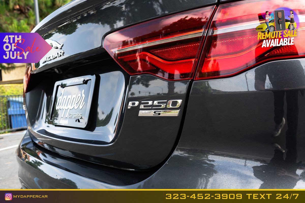 Used 2020 Jaguar XE S RWD image 9