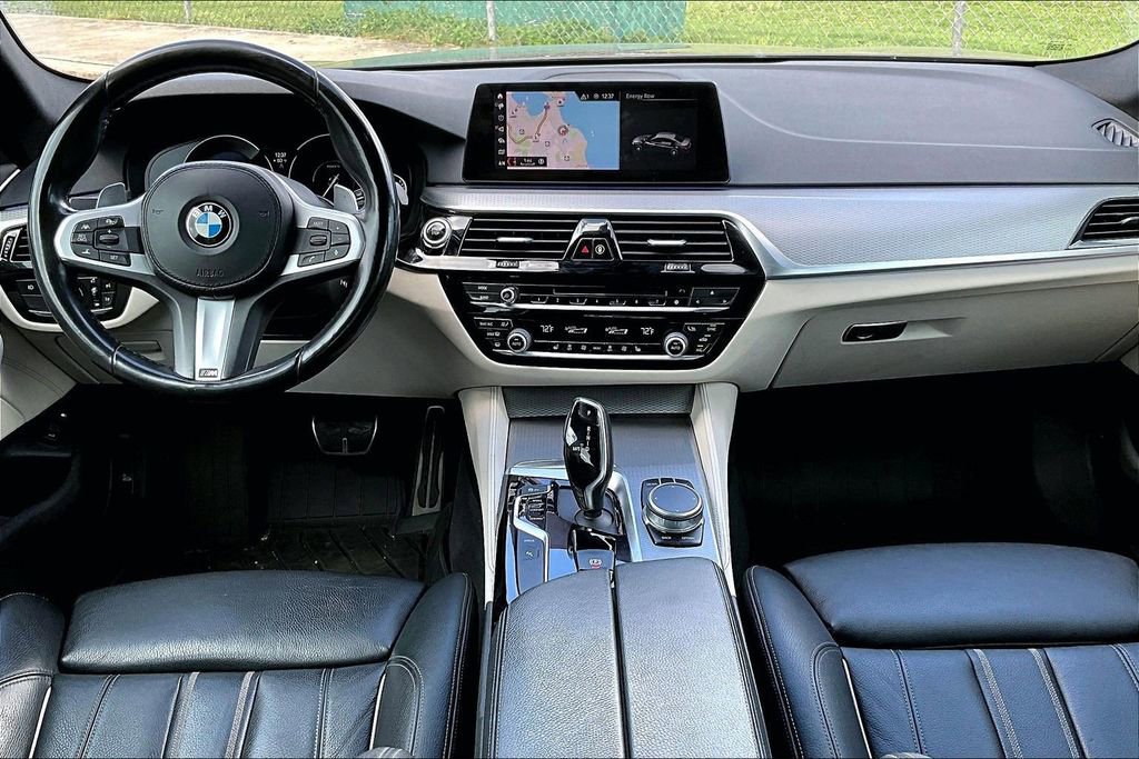 Used 2019 BMW 530e w/ M Sport Package image 15