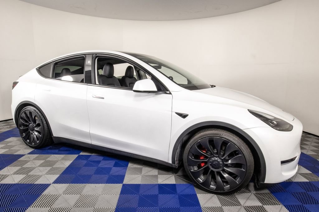 Used 2023 Tesla Model Y Performance AWD/4WD image 3