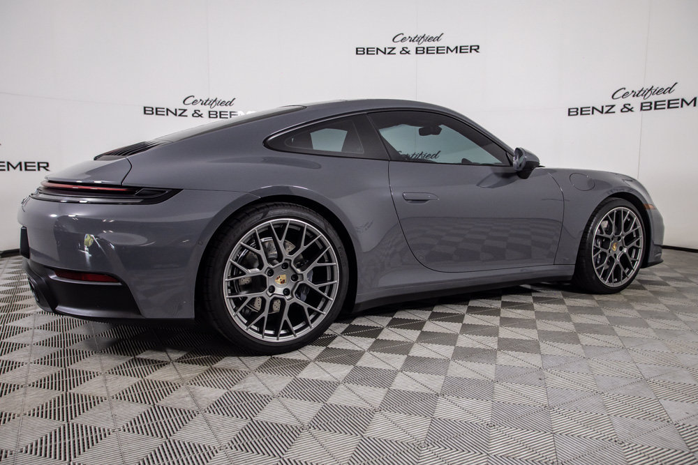 Used 2025 Porsche 911 Carrera RWD image 4