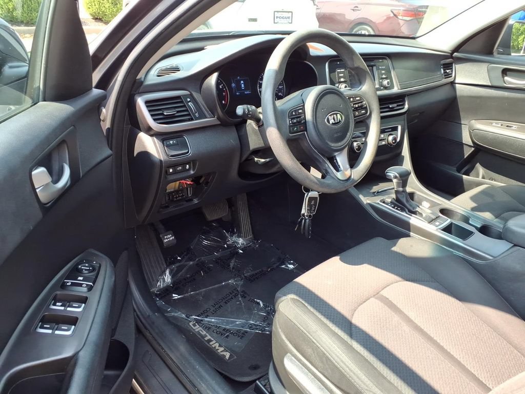 Used 2017 Kia Optima LX FWD image 6