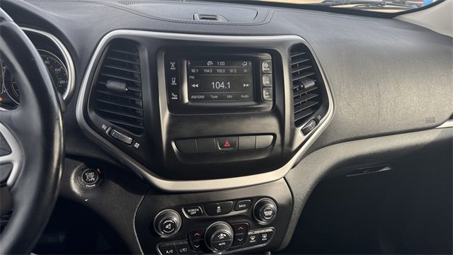 Used 2014 Jeep Cherokee Latitude w/ Comfort/Convenience Group image 24