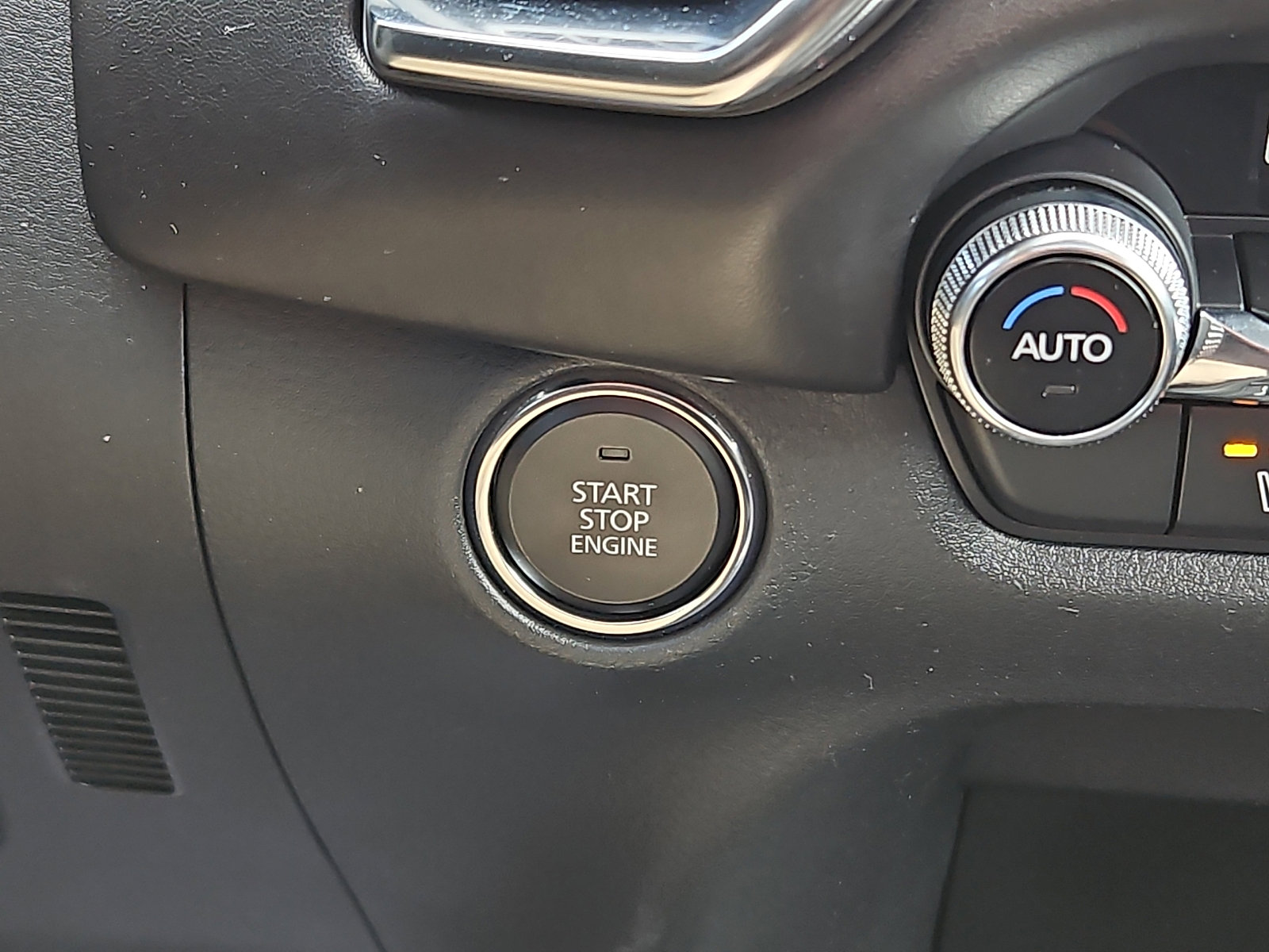 Used 2025 MAZDA CX-50 AWD 2.5 S w/ Weather Package image 23