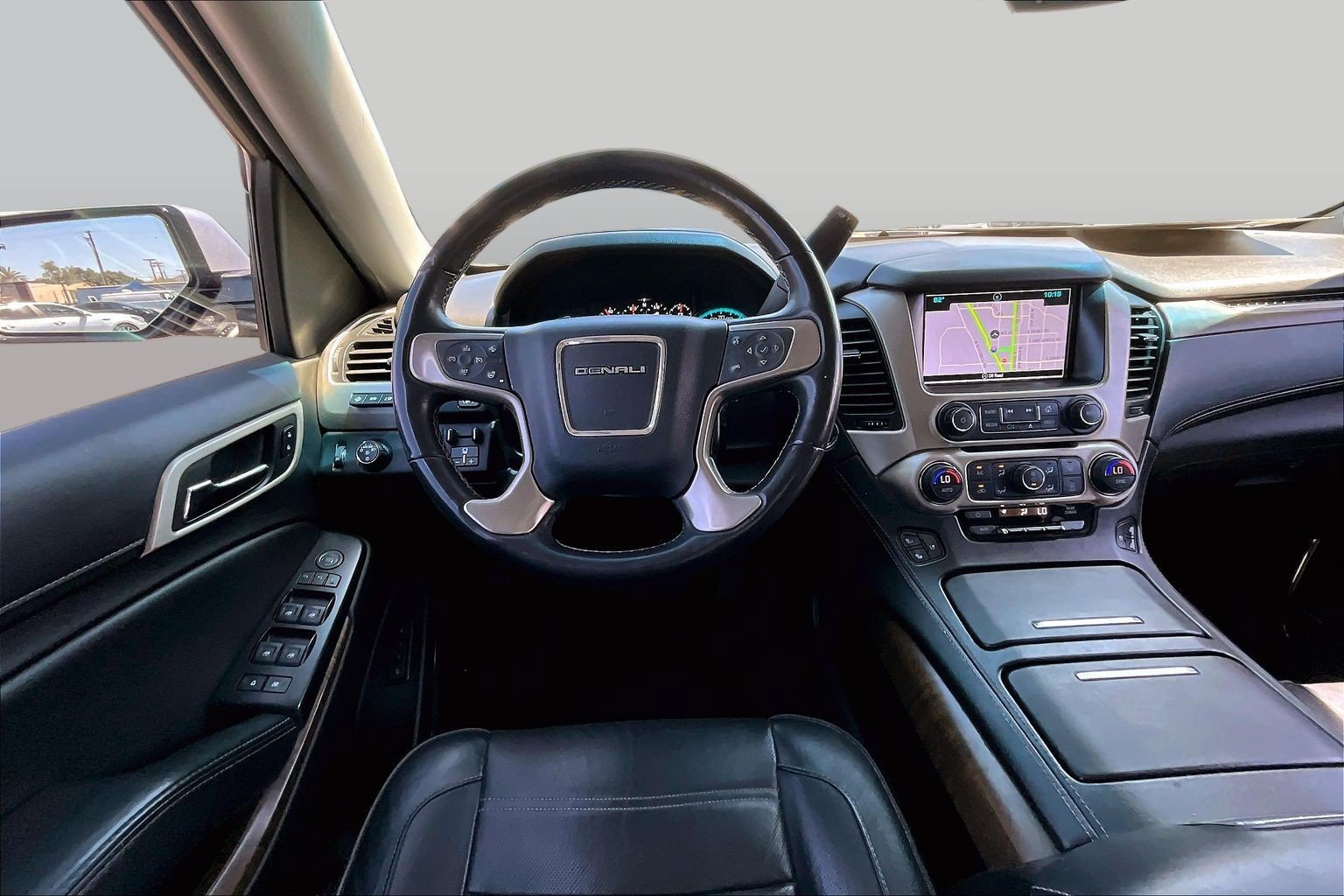 Used 2018 GMC Yukon XL Denali w/ Open Road Package RWD image 5