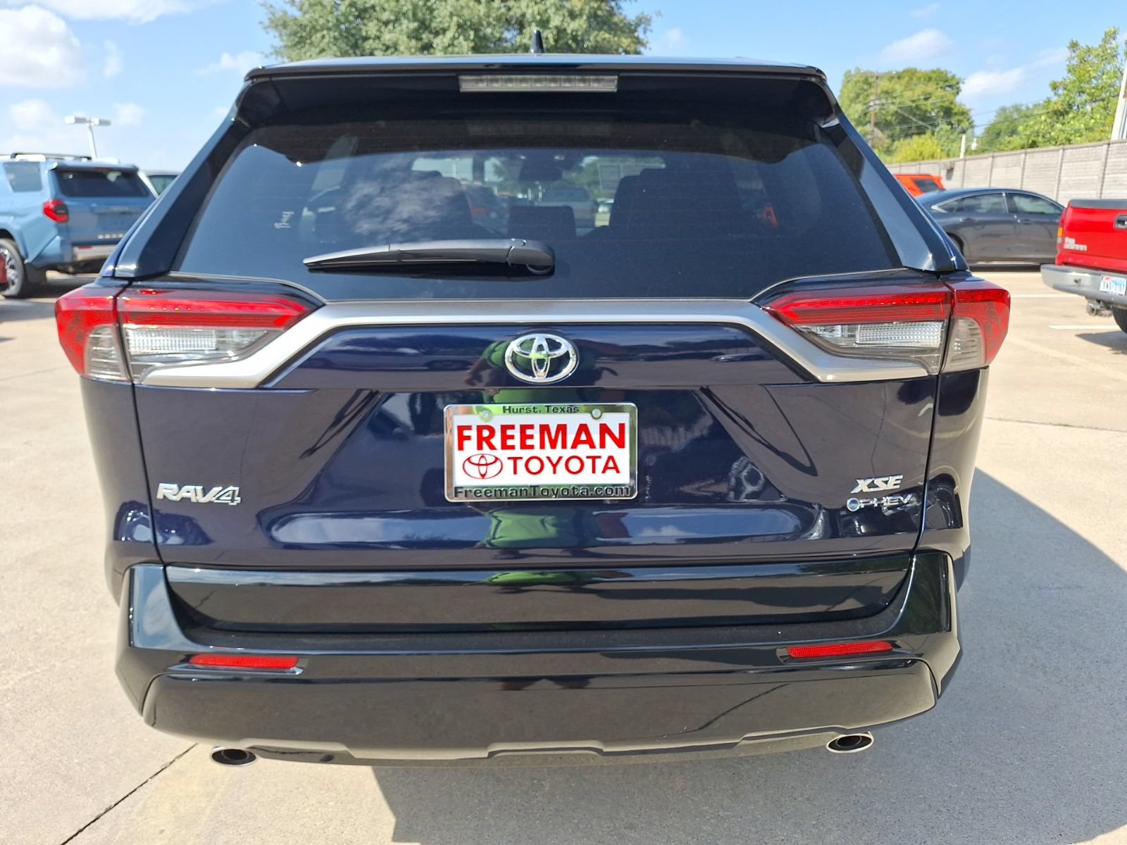 Used 2025 Toyota RAV4 XSE AWD/4WD image 5