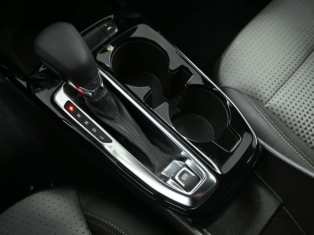 Used 2025 Chevrolet Trax LT w/ LT Convenience Package image 26