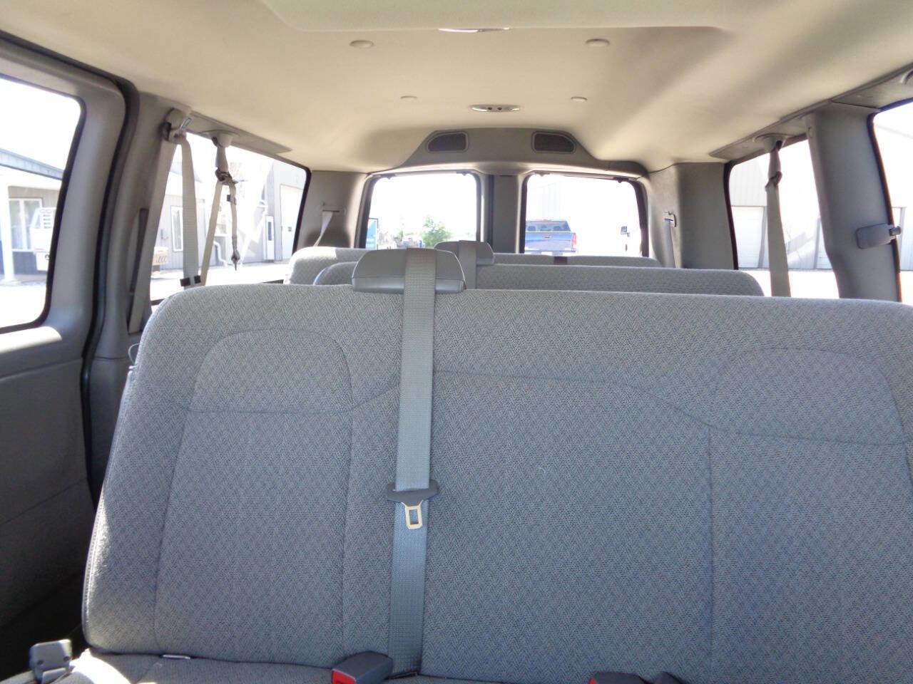 Used 2018 Chevrolet Express 2500 LS w/ Driver Convenience Package RWD image 14