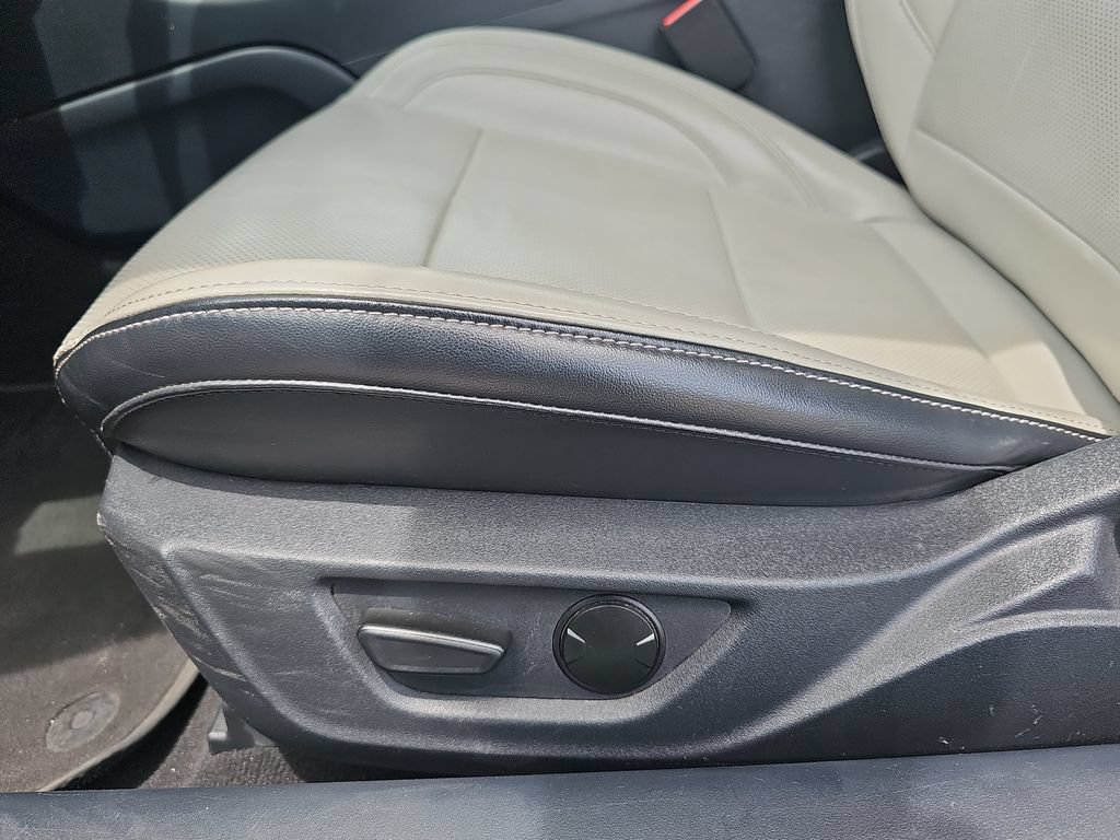 Used 2024 Ford Mustang Premium RWD image 27