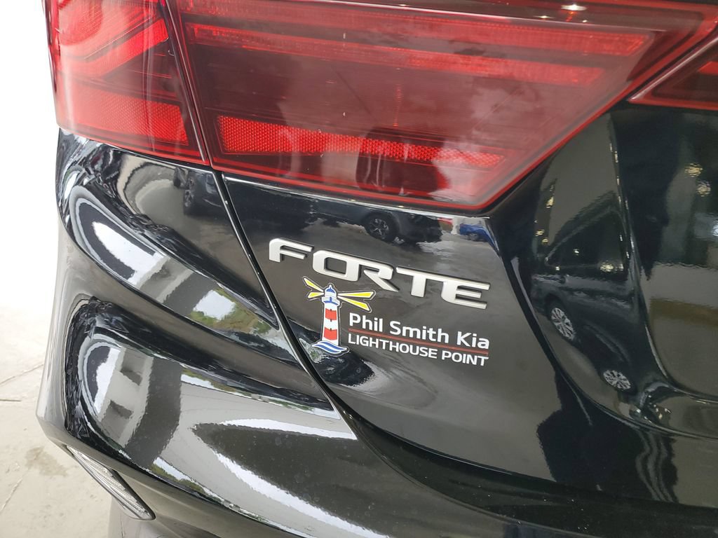 Certified 2024 Kia Forte LXS FWD image 7