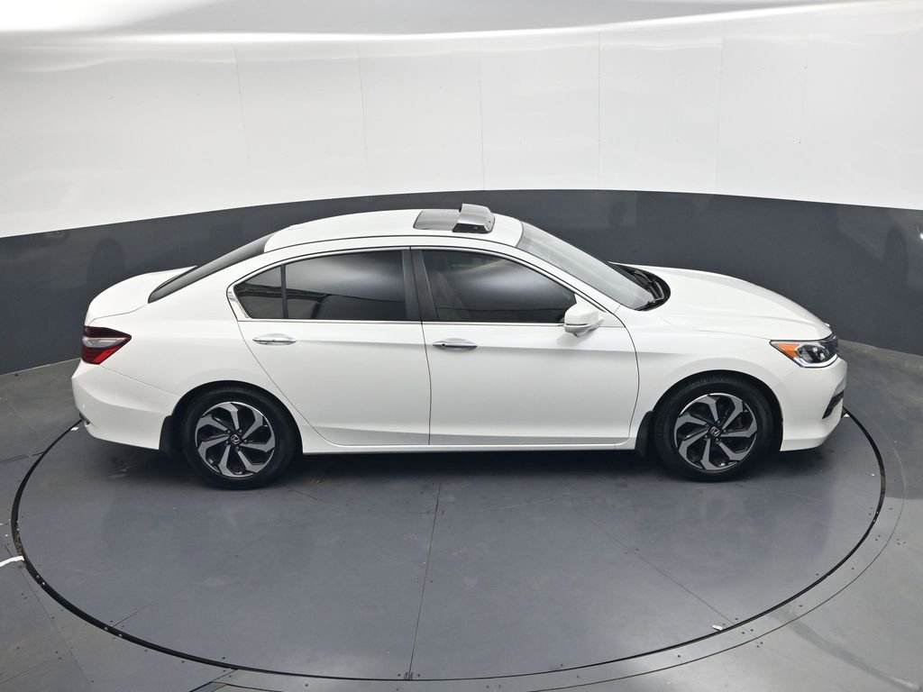 Used 2017 Honda Accord EX image 22