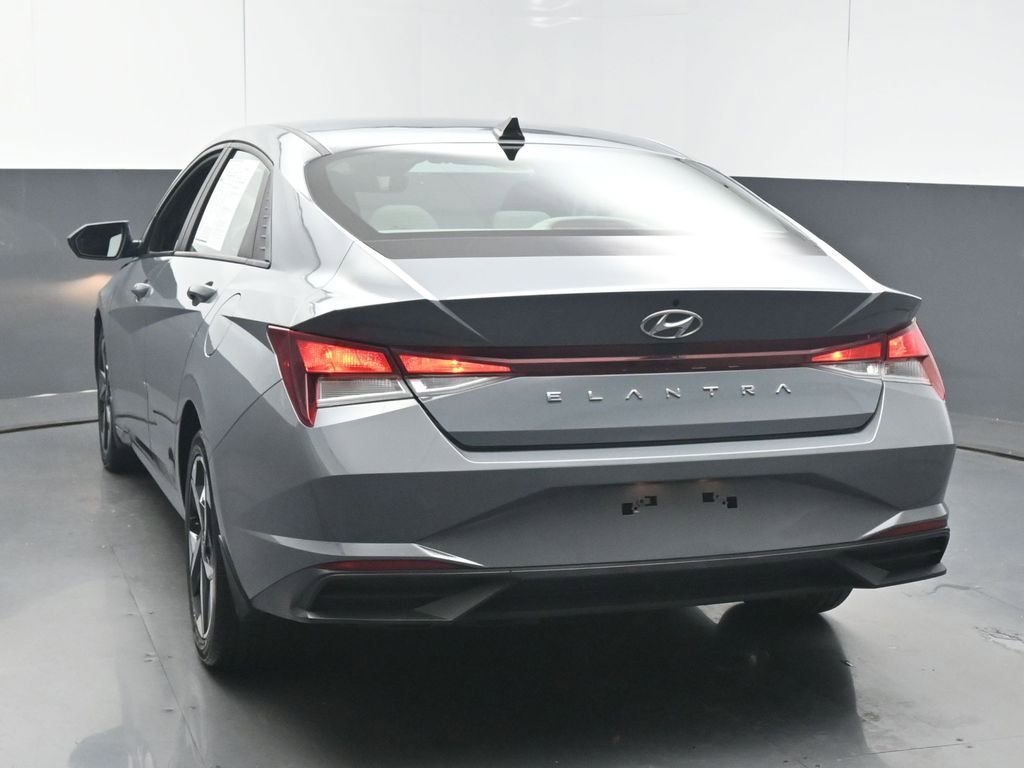 Used 2023 Hyundai Elantra SEL w/ Convenience Package image 6