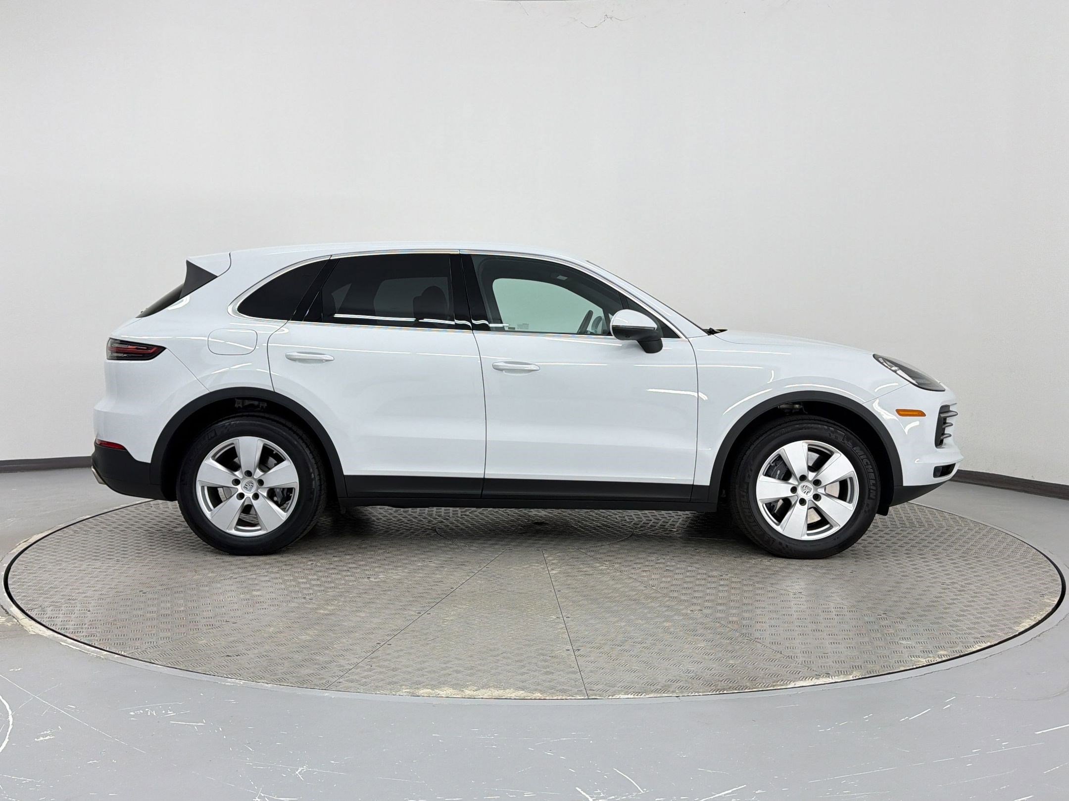 Certified 2022 Porsche Cayenne AWD/4WD image 8