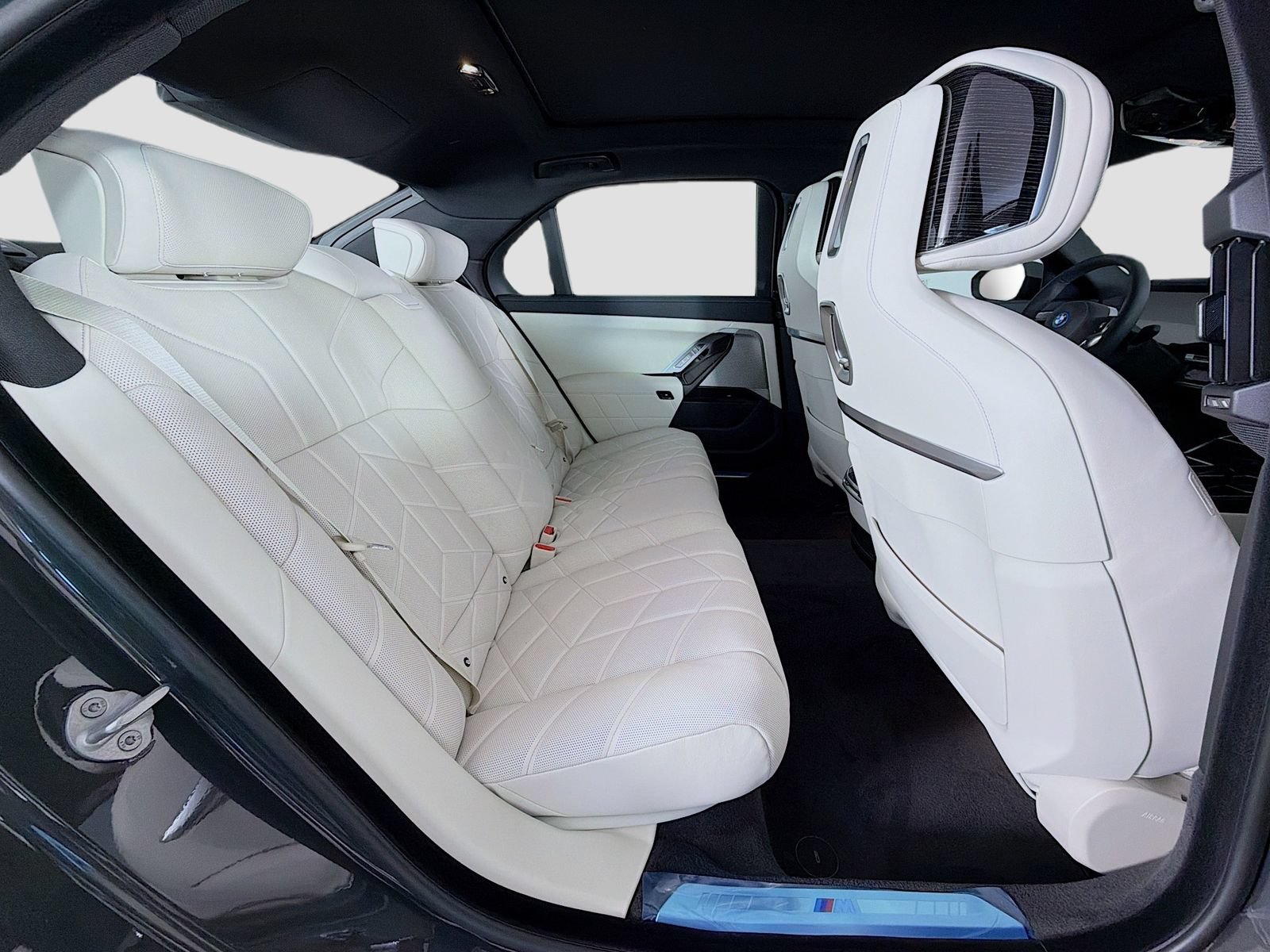 New 2026 BMW i7 xDrive60 AWD/4WD image 28