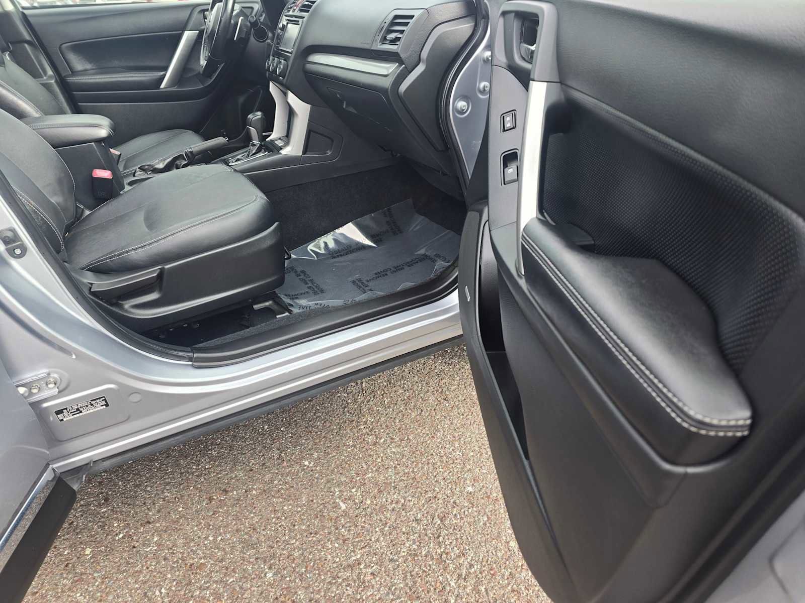 Used 2015 Subaru Forester 2.0XT Touring w/ Eyesight & Navigation System image 10