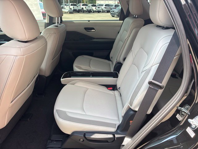 New 2026 Nissan Pathfinder SL FWD image 9