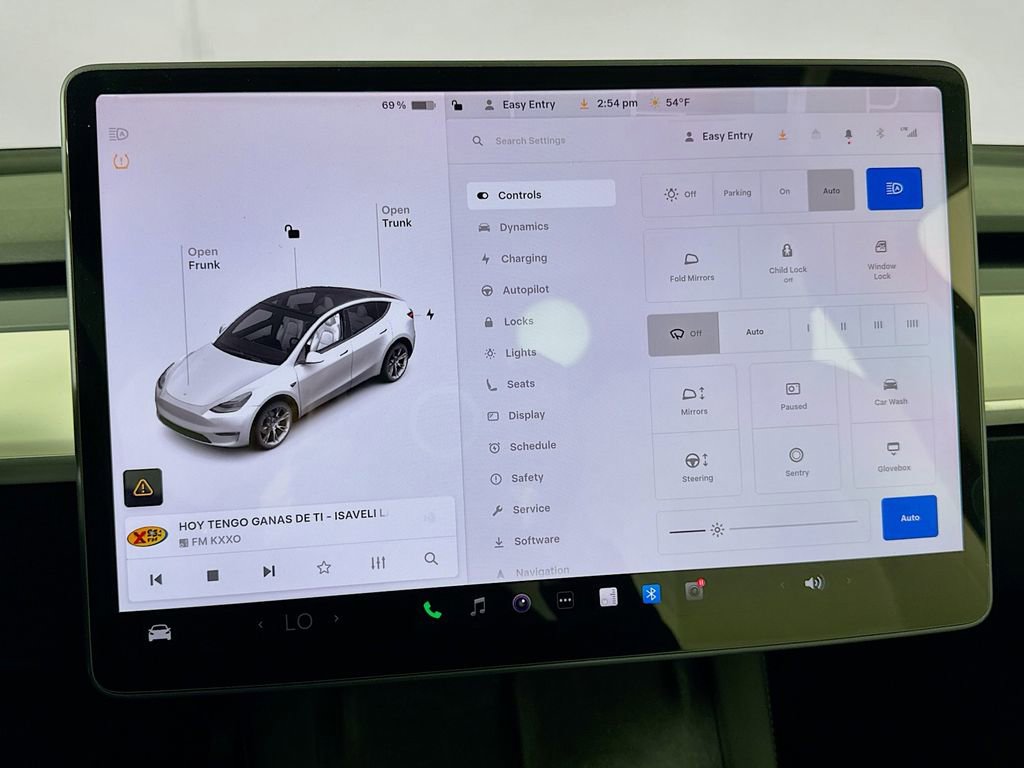 Used 2021 Tesla Model Y Long Range image 25