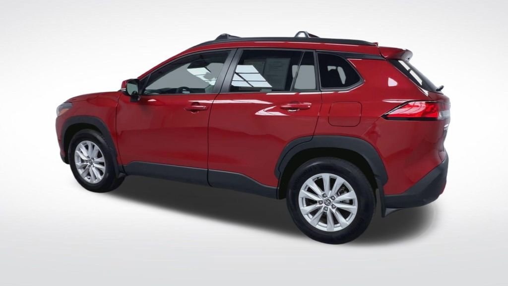 Certified 2023 Toyota Corolla Cross LE w/ Moonroof Package AWD/4WD image 7