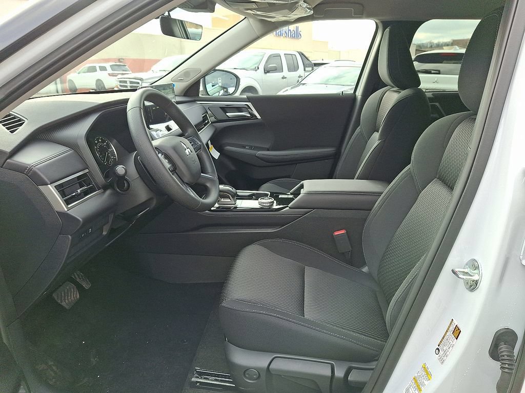 New 2026 Mitsubishi Outlander ES AWD/4WD image 6