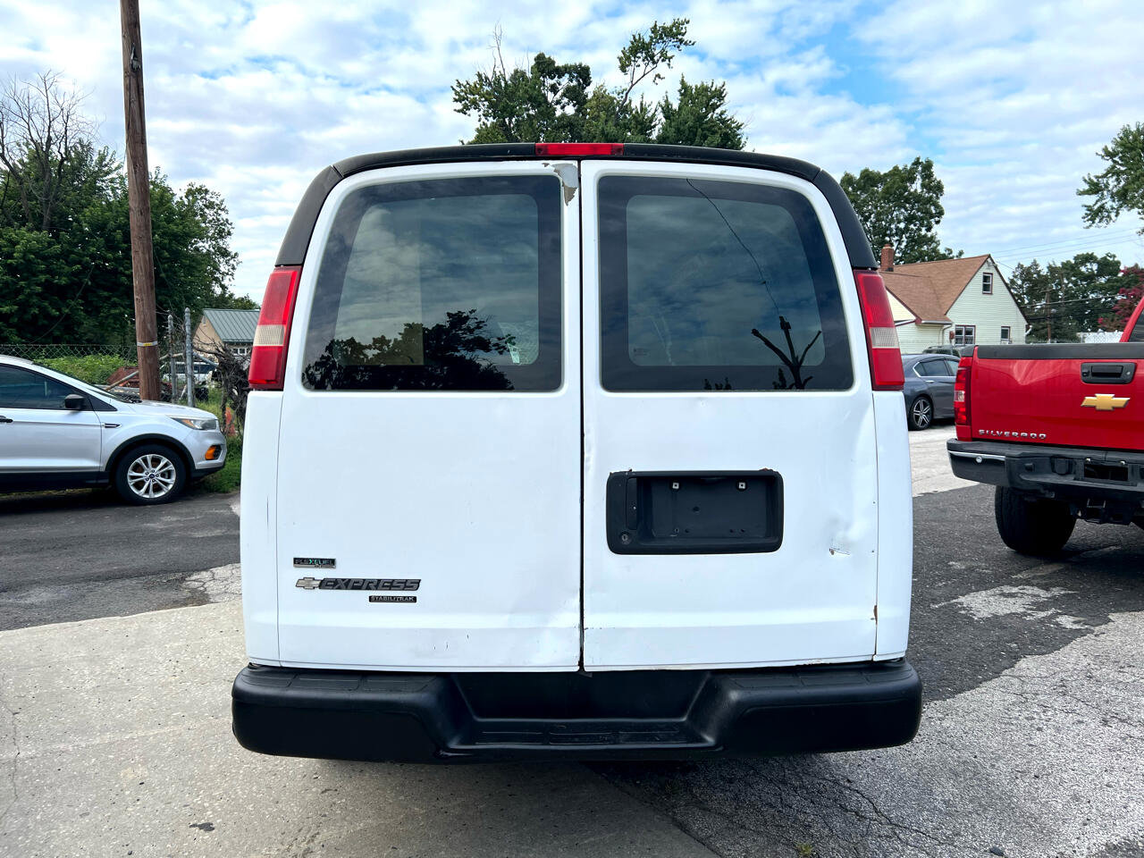 Used 2011 Chevrolet Express 2500 Extended image 5